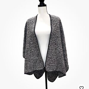 WOMENS BLACK AND WHITE  BLACK TRIM SHAWL/KIMANO/CARDIGAN/CAPE ONE SIZE. NWT!